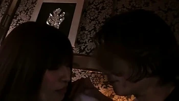 スレンダー美人妻がキスと乳首愛撫で感度高まるスローな前戯