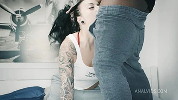 Huge Load Of Cum In Her Face