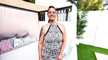 Lady, 41 years old, sensual as you wish... - Jacquie et Michel TV