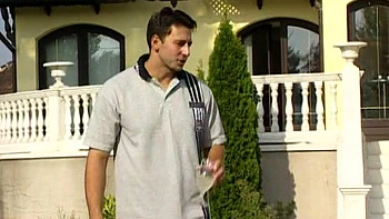 Mandy Bright and Veronica Sinclair Outdoors Enjoying a FFM Threeway - Private Porn Sex Videos