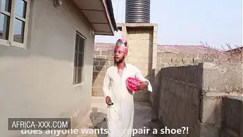 Ebony housewife invites the shoemaker for an intimate ride