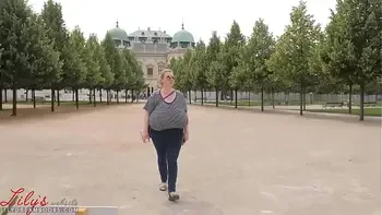 saggy tits no bra in public