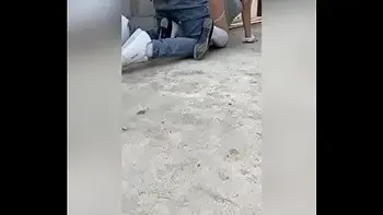 Colegiala se la CHUPA Rápido en la Azotea! Estudiantes Mexicanos Cogiendo a Escondidas!