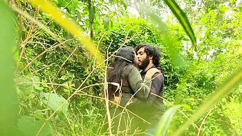 Malayali Couple Wild Outdoor Sex in Forest - Desi Village MMS 4K
