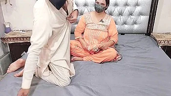 Desi Indian Bhabhi Hardcore Fucking - Rough Anal Sex with Big Tits MILF - Hindi Audio