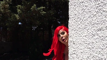 A couple has sex in the car, just like in the movie 