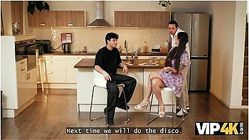 I Didnt Expect That My Step Relative Is That Hot - Lynna Nilsson