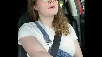 Nerdy Country Girl Rubs Herself in her Car