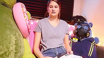 Stepsister Uses Me To Shoot Cuckold Pix For Her Boyfriend