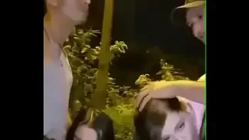 Se ponen a mamar en la calle, intercambian parejas. Swinger