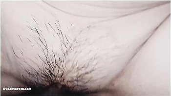 Ngentot Cewek Cantik Jilbab Muslimah Tanpa Kondom. Dia Tak Mau Lepas Hijab Saat Ngentot-evesyantika