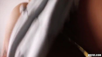 She Accepts Money To Be Fucked