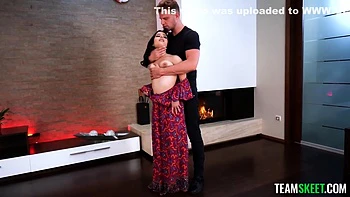 Maria Wars In Dances For Vince But It Heats Up And She Deepthroats Him