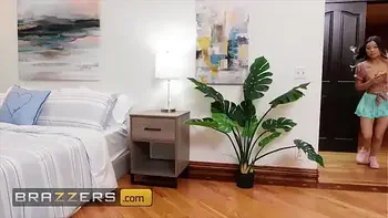 (Lulu Chu) Steals (Van Wyldes) Burger In An Attempt To Get The Meat Shes Been Wanting All Along - Brazzers