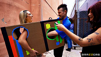 Street Heat Girl In A Box