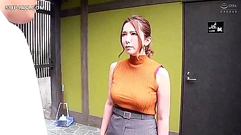 Yui Is Invited By Some Strangers While In Her Vacation With Her Husband - Yui Hatano