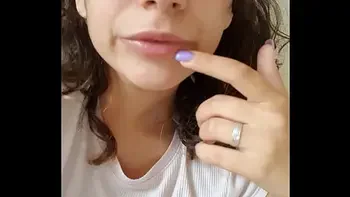 Чувственный минет от сводной сестры со спермой в рот - игра со спермой