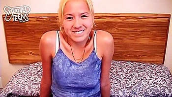 Tall Teenager 18+ With Puffy Nipples Gives A Oral Sex