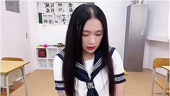 The School Teacher Fuck With His Girl Student In The Classroom Cum In Mouth台灣女學生放課後的口爆輔導