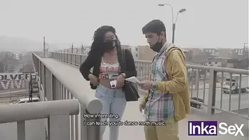 Bailarín seduce a negra peruana cachonda