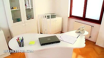 Watch Awesome Video With Kira Queen