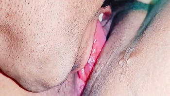 Srilankan Sexy Babe Saduni .. Wow A New With Huge Cock Deepthort Fuck .. +18