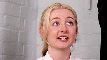 Bigass voyeur in skirt teasing wanker