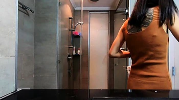 Petite Thai Pleases Horny Guy To Fund Her