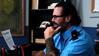 Busty MILF Gets Instant Karma This Black Friday