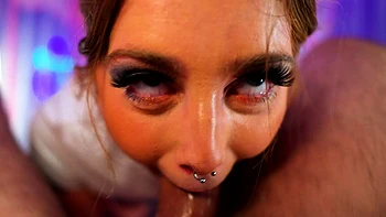 INSERTED Lucy Foxx is a messy brat