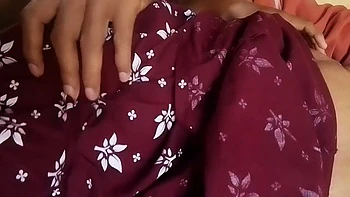 Indian Mallu In Gets Massaged And Pleasured By Her Husband