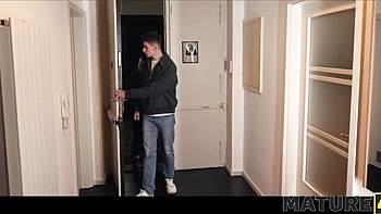 Mature 4k featuring Blue Pearl's czech clip