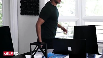 Luring Bunny Madison and Max Fills's big tits sex