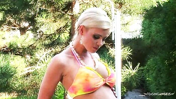 Lovebird's babe moaning loudly scene by Teasing Angels