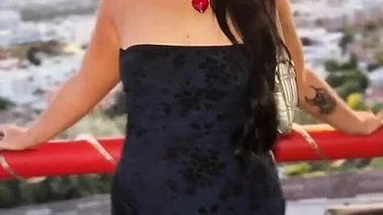 Mr Lucky Life - romantic scene