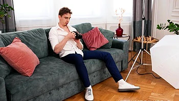 Mandy Moon, Molly Cute - Threesome In A Photo Studio -