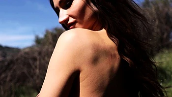 Skinny naked Latvian hottie took sunbath