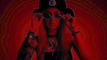 Amateur blonde babe masturbates on cam