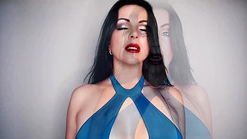 Big boob brunette masturbates on webcam