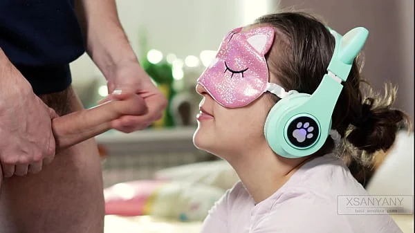 ICE CREAM TASTE GAME with big cheat on 18 year old blindfolded girl's best friend -XSanyAny