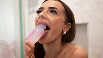 Petite Teen Nikki Nicole Wets Pussy In Shower
