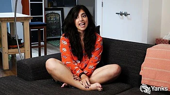Hot Latina Hustler Shakes Off With Vibrator