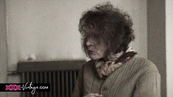 Piercing tongue xxx with thrilled Mia Vendome from XXX-Vintage