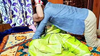 Desi Bhabhi Ghar Mein Dance Karte Hue Chodai - Indian Aunty Hardcore Fucking HD