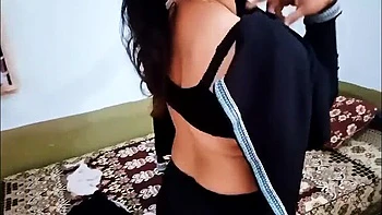 Pakistani Housewife Muskan Rani Fucked in Homemade Viral Tape