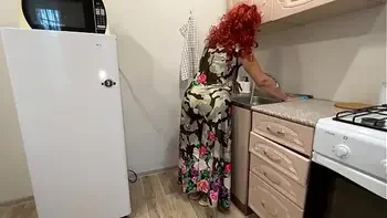 Stepmom twists her big ass and hopes for anal sex with her son