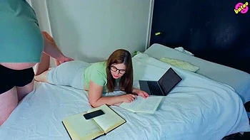 Hot Amateur MILF Gets Doggystyle Fucked with Big Cumshot