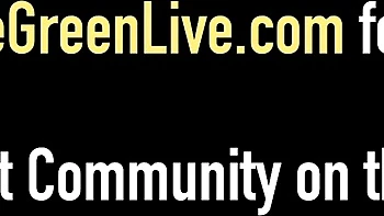 Gambling Maggie Green at fingering clip