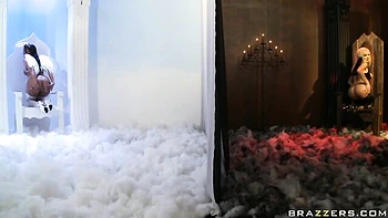 Lea Lexis and Kelly Divine suck and ride big cock