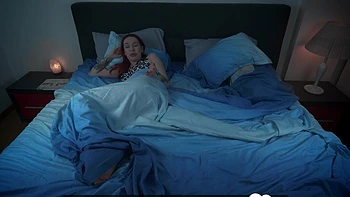 Girlfriend Fingering Leads to Hot Bed Fuck
